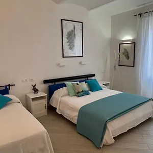https://casa-vanni-vada.it-tuscanyhotel.com
