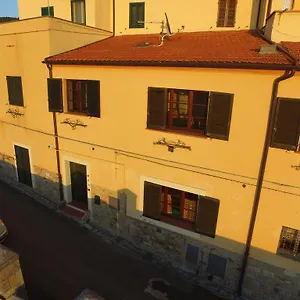https://una-finestra-sul-silenzio.it-tuscanyhotel.com
